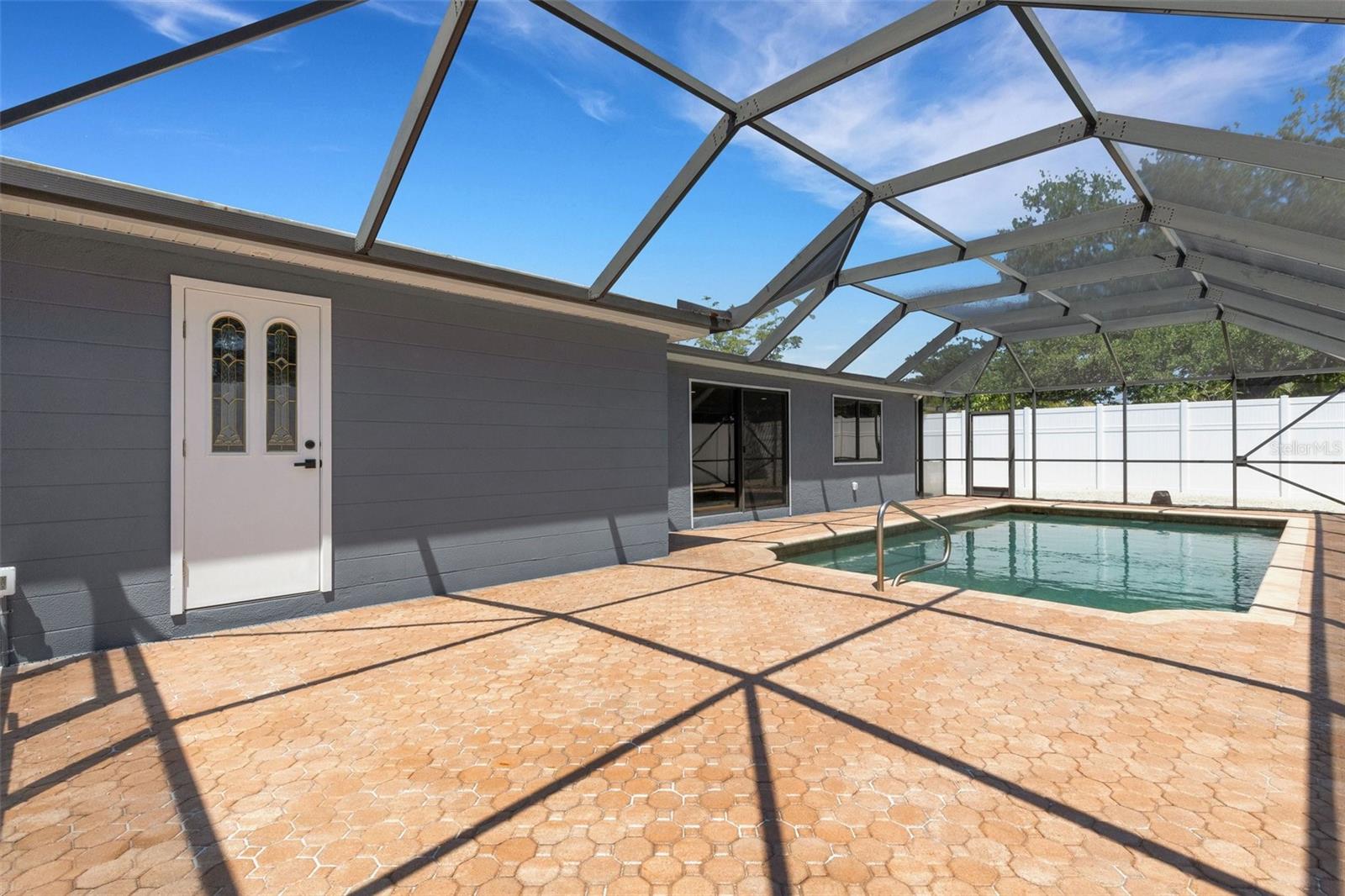 SOUTH GATE RIDGE 05 - Residential Lease