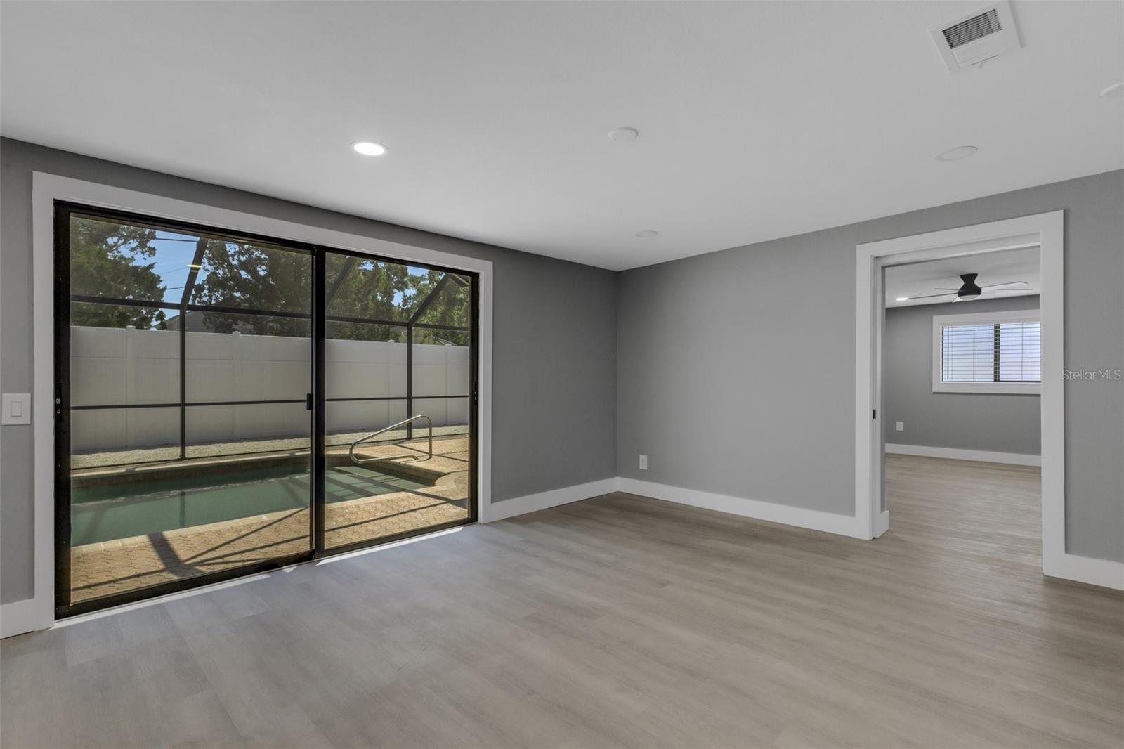SOUTH GATE RIDGE 05 - Residential Lease