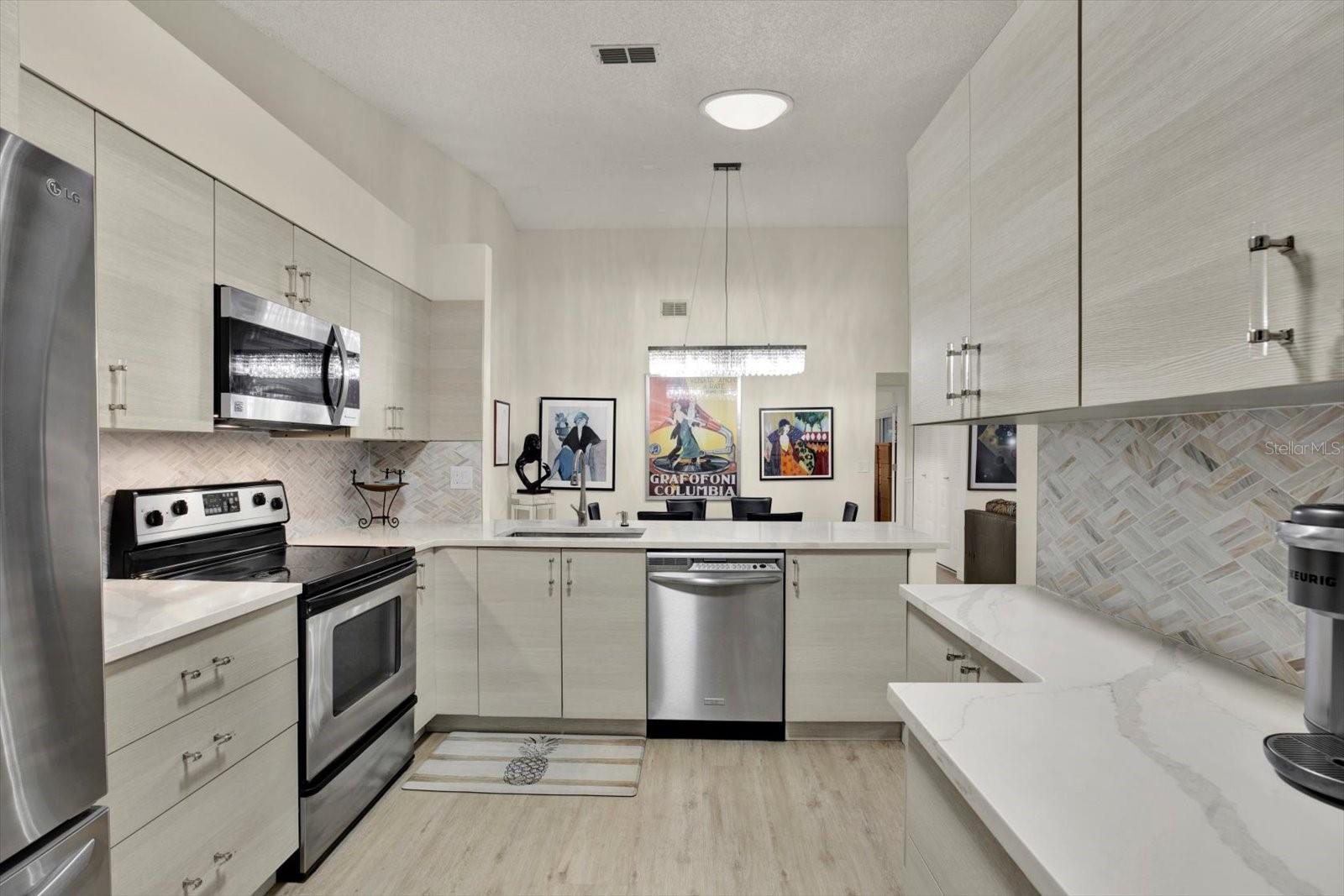 3433 HILLMOOR DRIVE