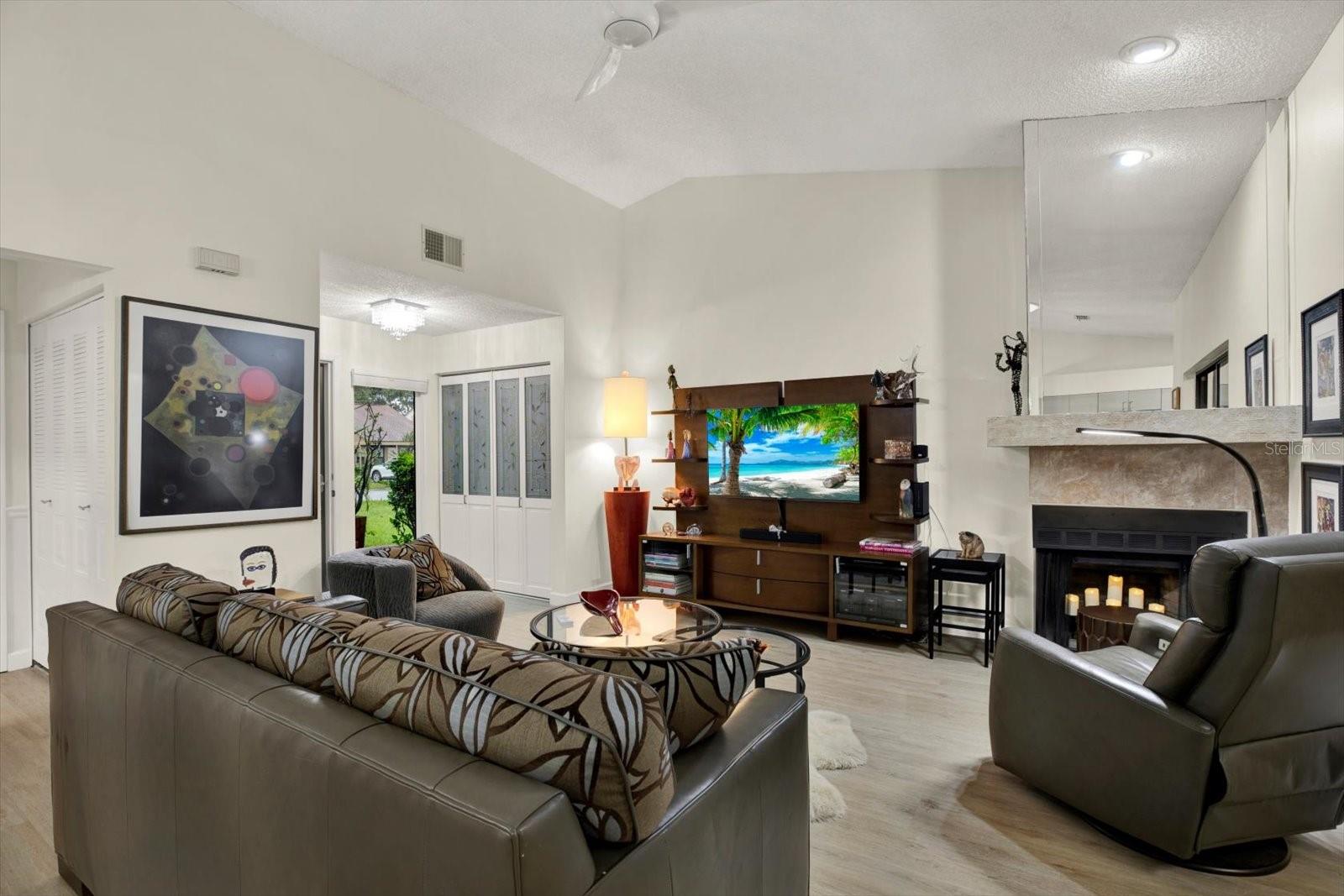 3433 HILLMOOR DRIVE