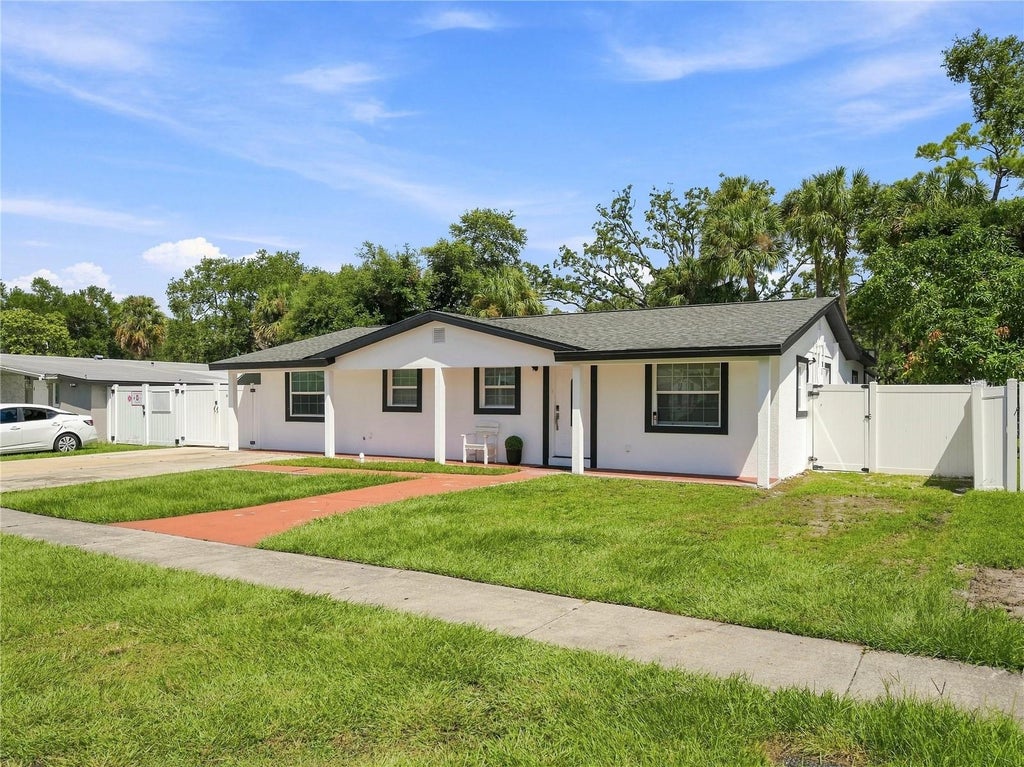 Photo of 6529 La Mesa Circle, Tampa, FL 33634 (MLS # TB8543830)