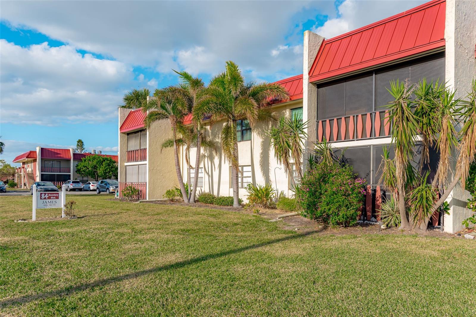 RIVERHOUSE - Residential