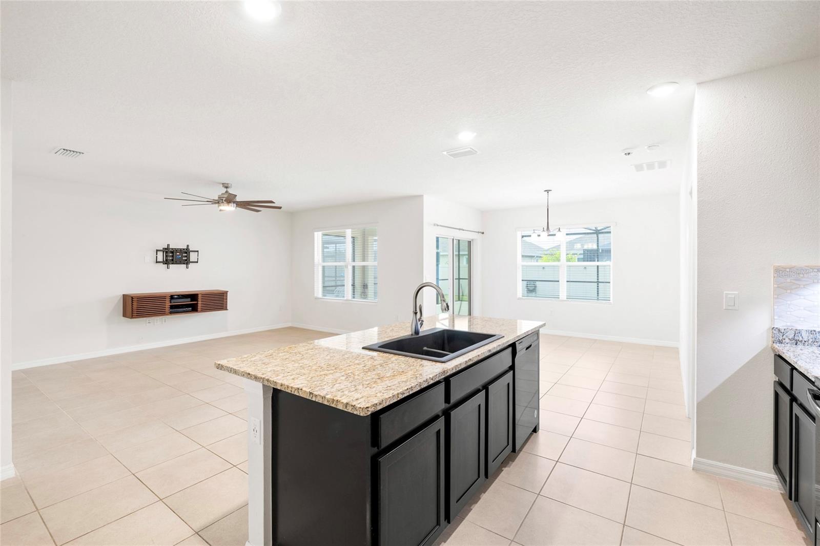 1523 GLEN GROVE LOOP