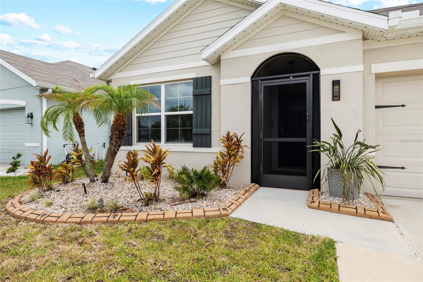 1523 GLEN GROVE LOOP