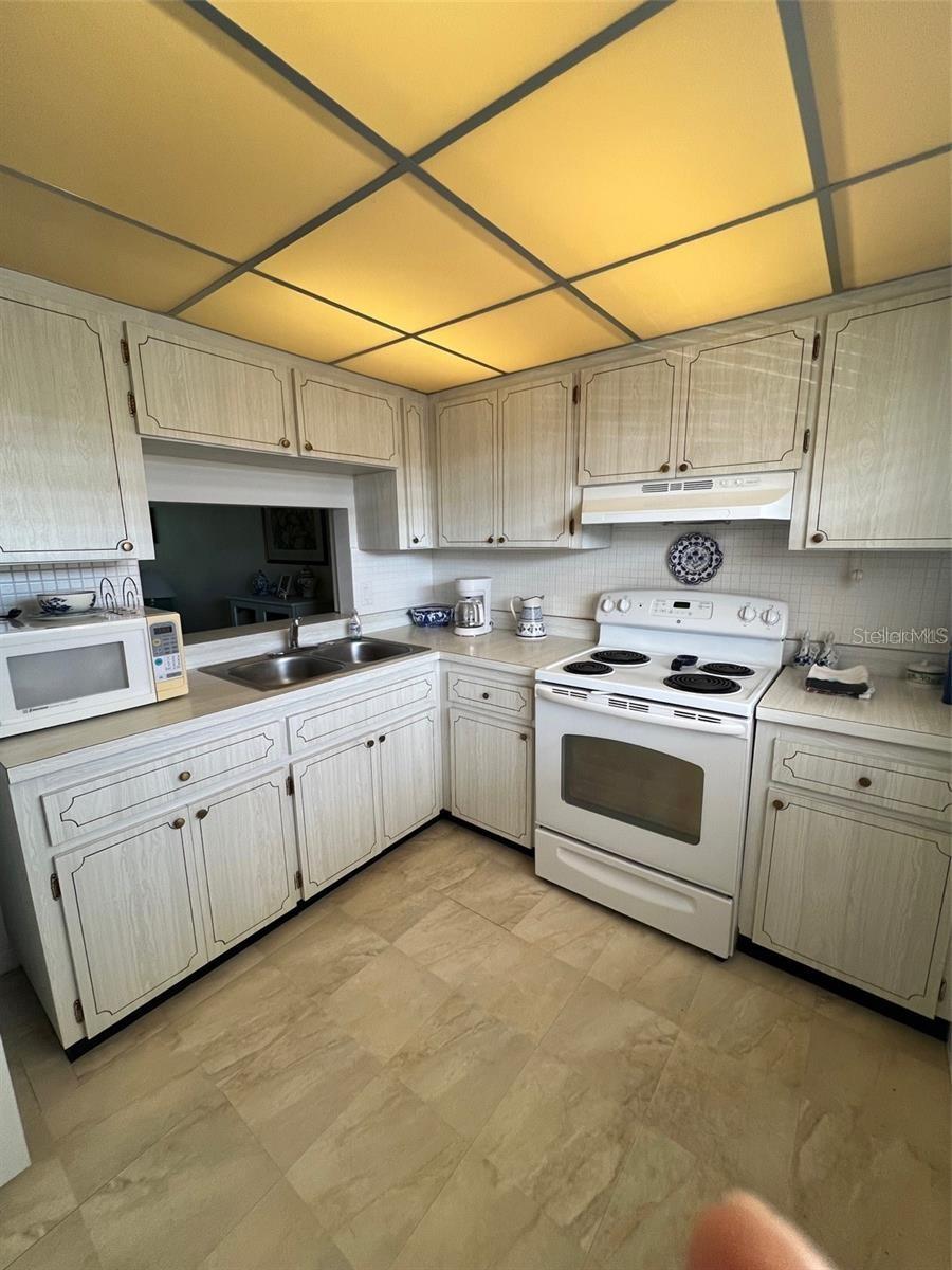 IMPERIAL COVE 6 - Residential