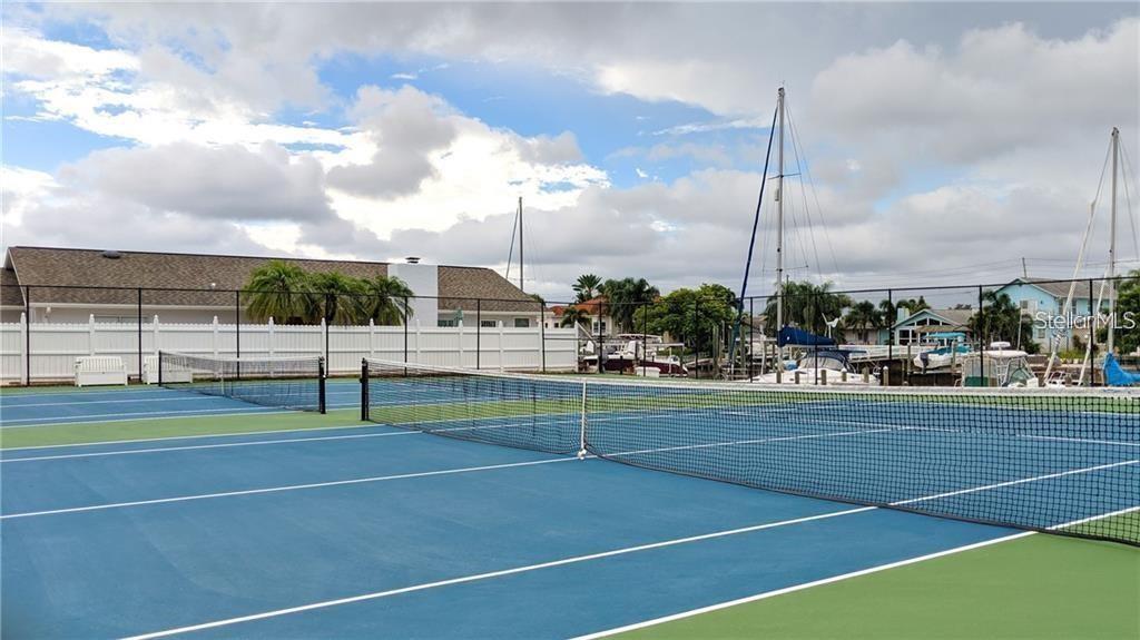 GULF HARBORS WOODLANDS - Residential