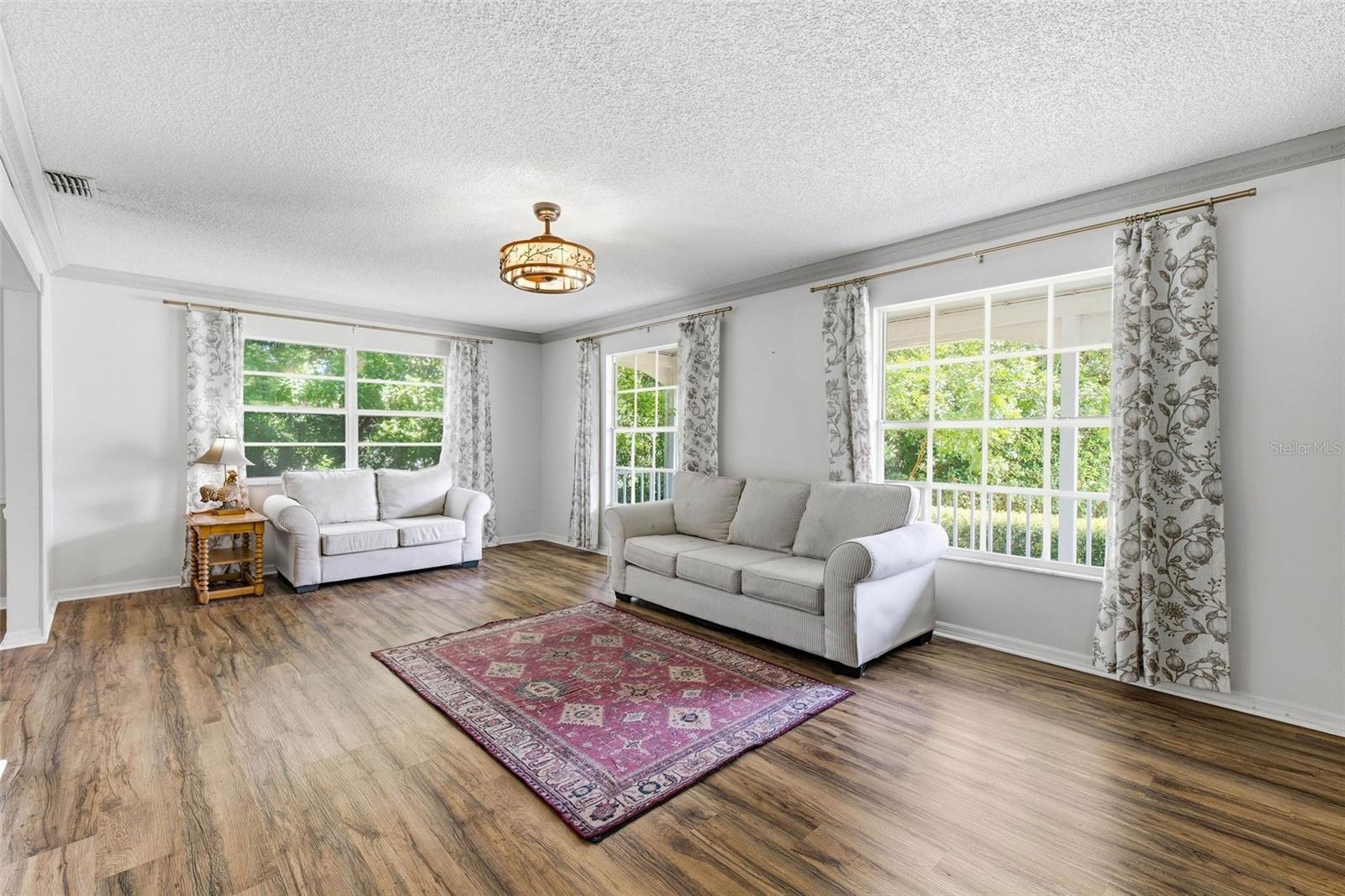 1304 TREETOP DRIVE