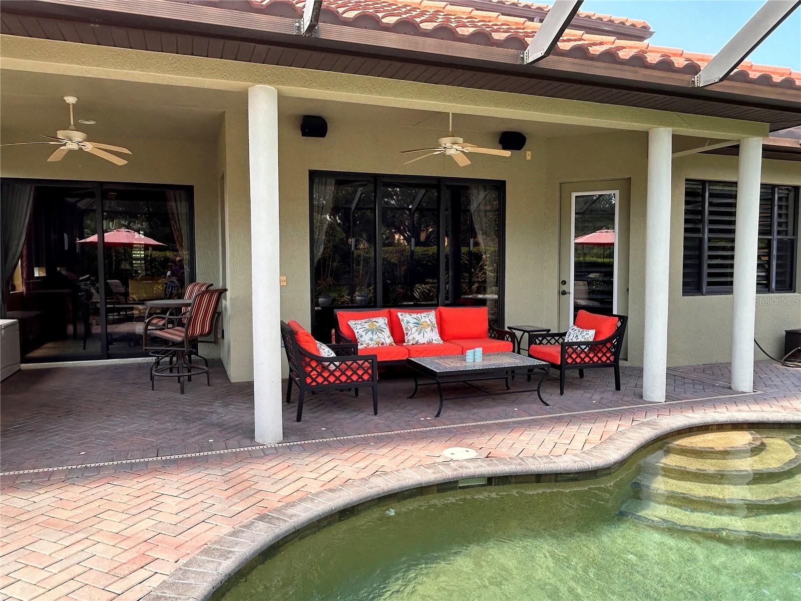 RESIDENCES AT UNIVERSITY GROVES - Residential Lease