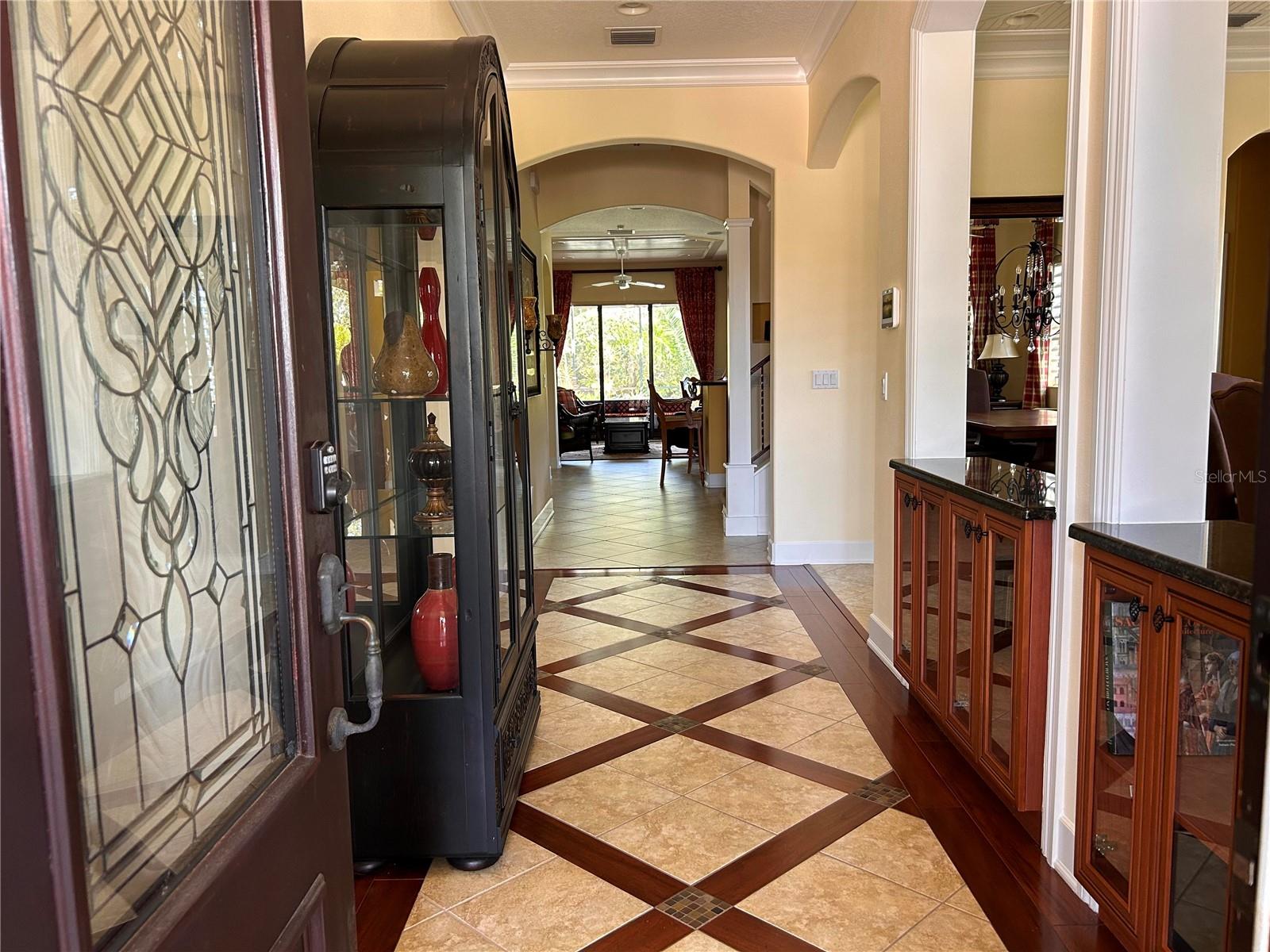 RESIDENCES AT UNIVERSITY GROVES - Residential Lease