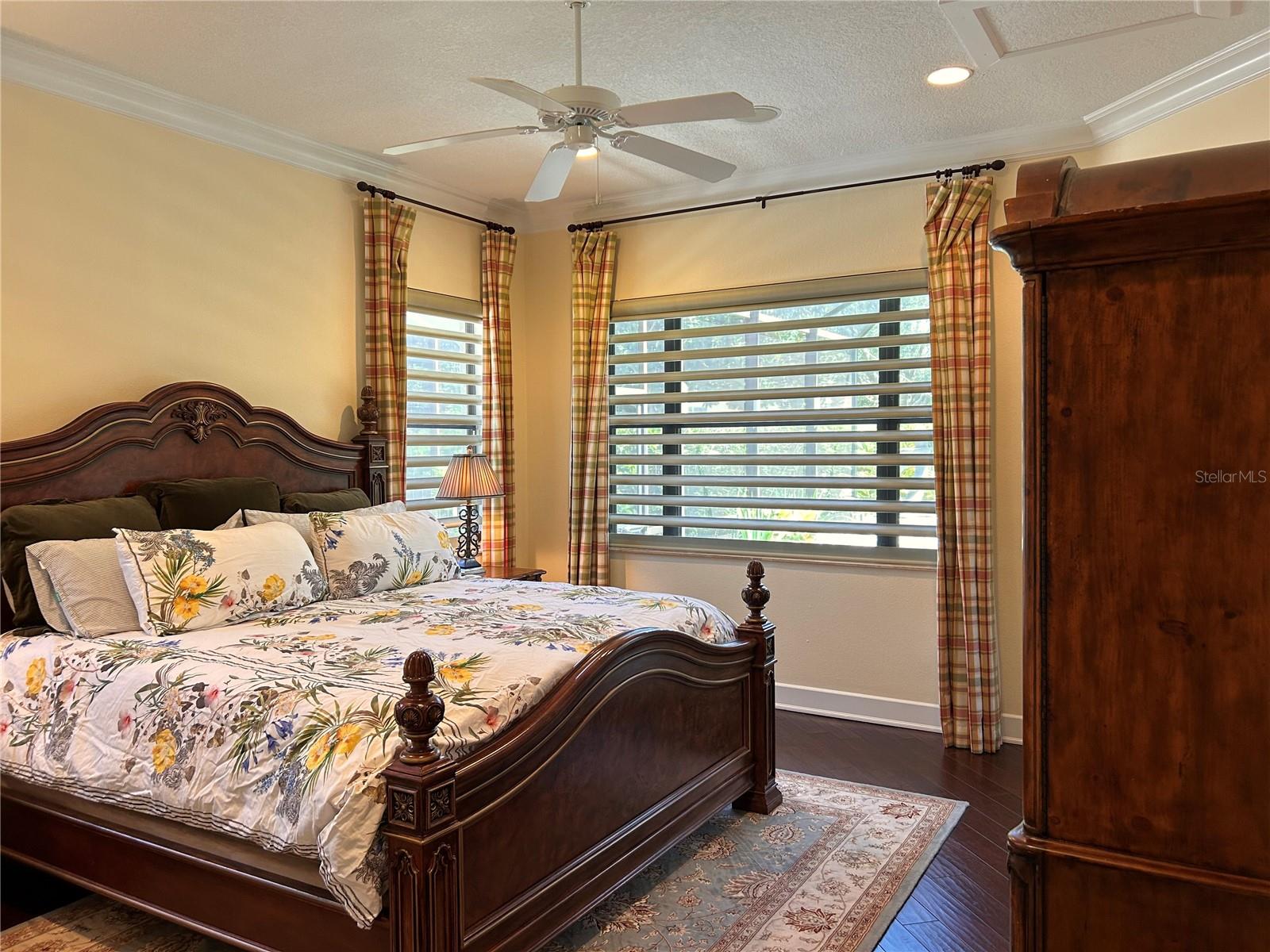RESIDENCES AT UNIVERSITY GROVES - Residential Lease