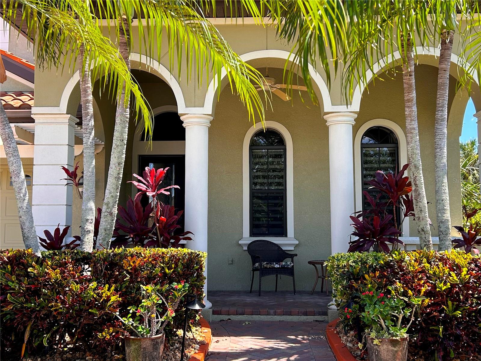 RESIDENCES AT UNIVERSITY GROVES - Residential Lease