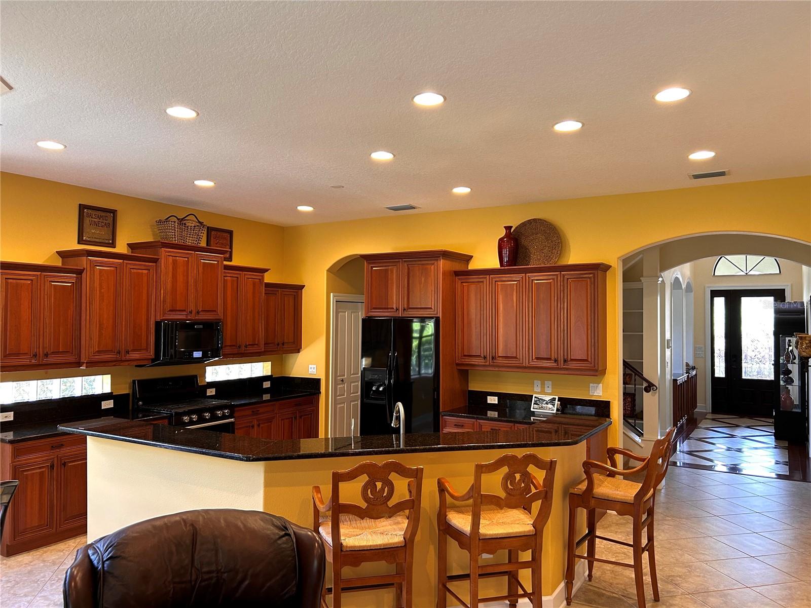 RESIDENCES AT UNIVERSITY GROVES - Residential Lease