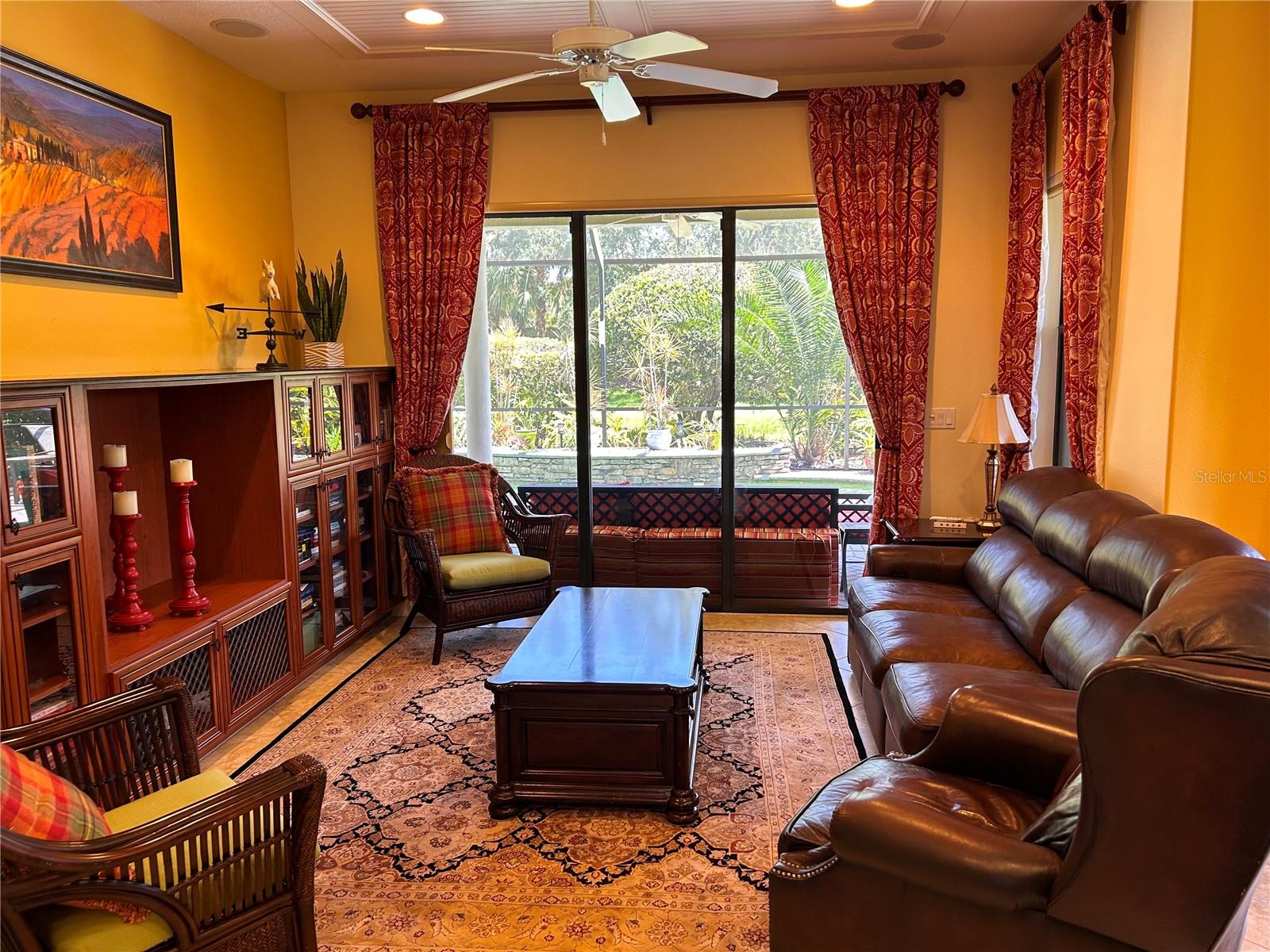 RESIDENCES AT UNIVERSITY GROVES - Residential Lease