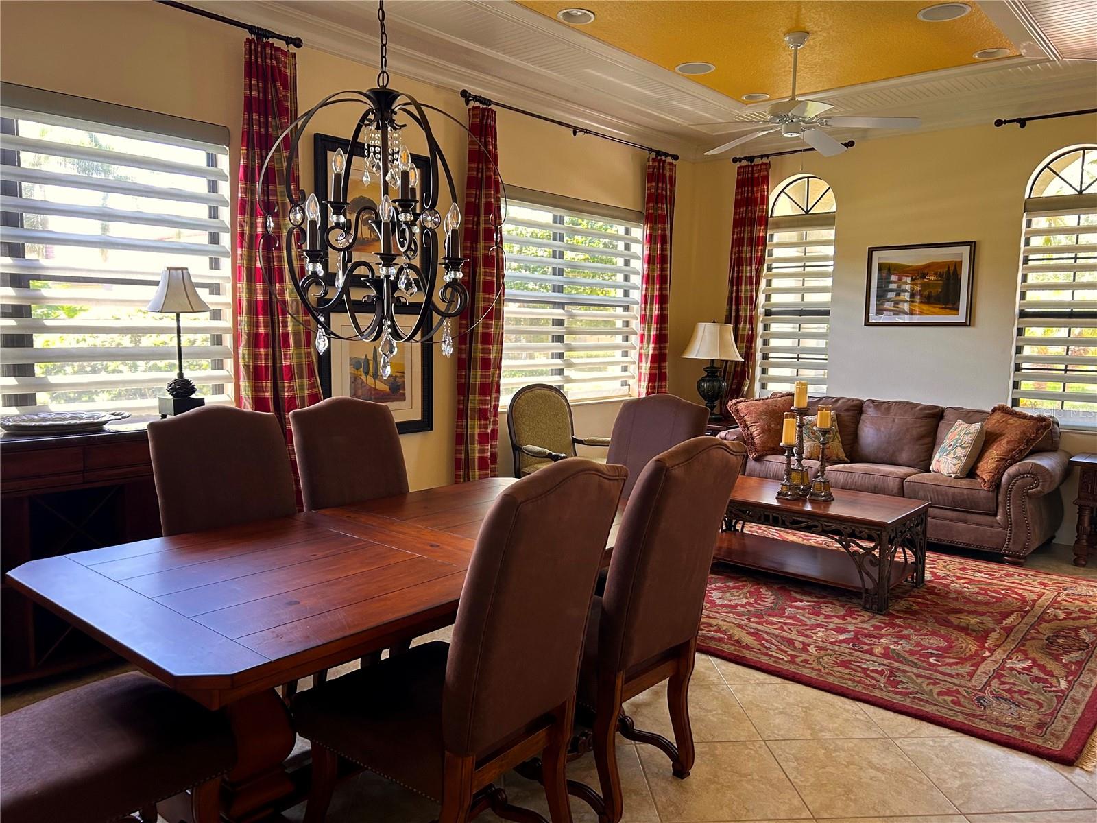 RESIDENCES AT UNIVERSITY GROVES - Residential Lease