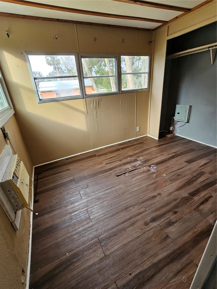 ST. JOHNS PARK - Residential