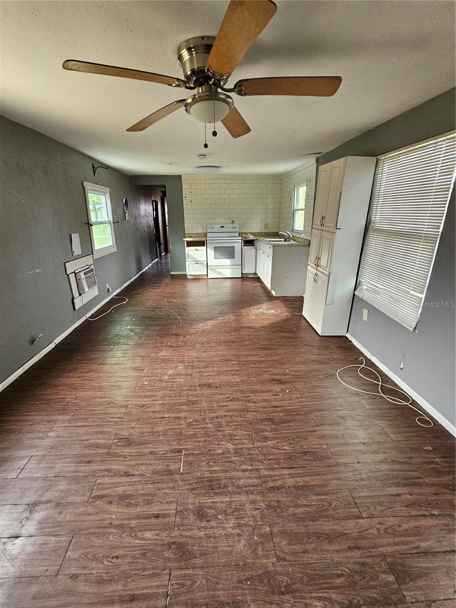 ST. JOHNS PARK - Residential