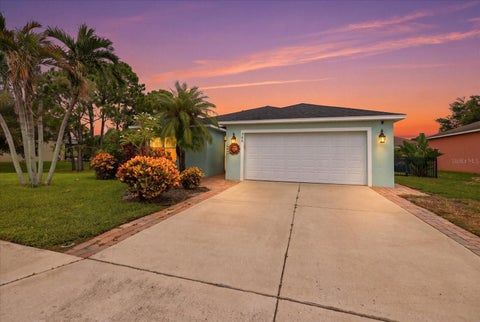Photo of 305 65th Avenue E, Bradenton, FL 34203 (MLS # A4704902)