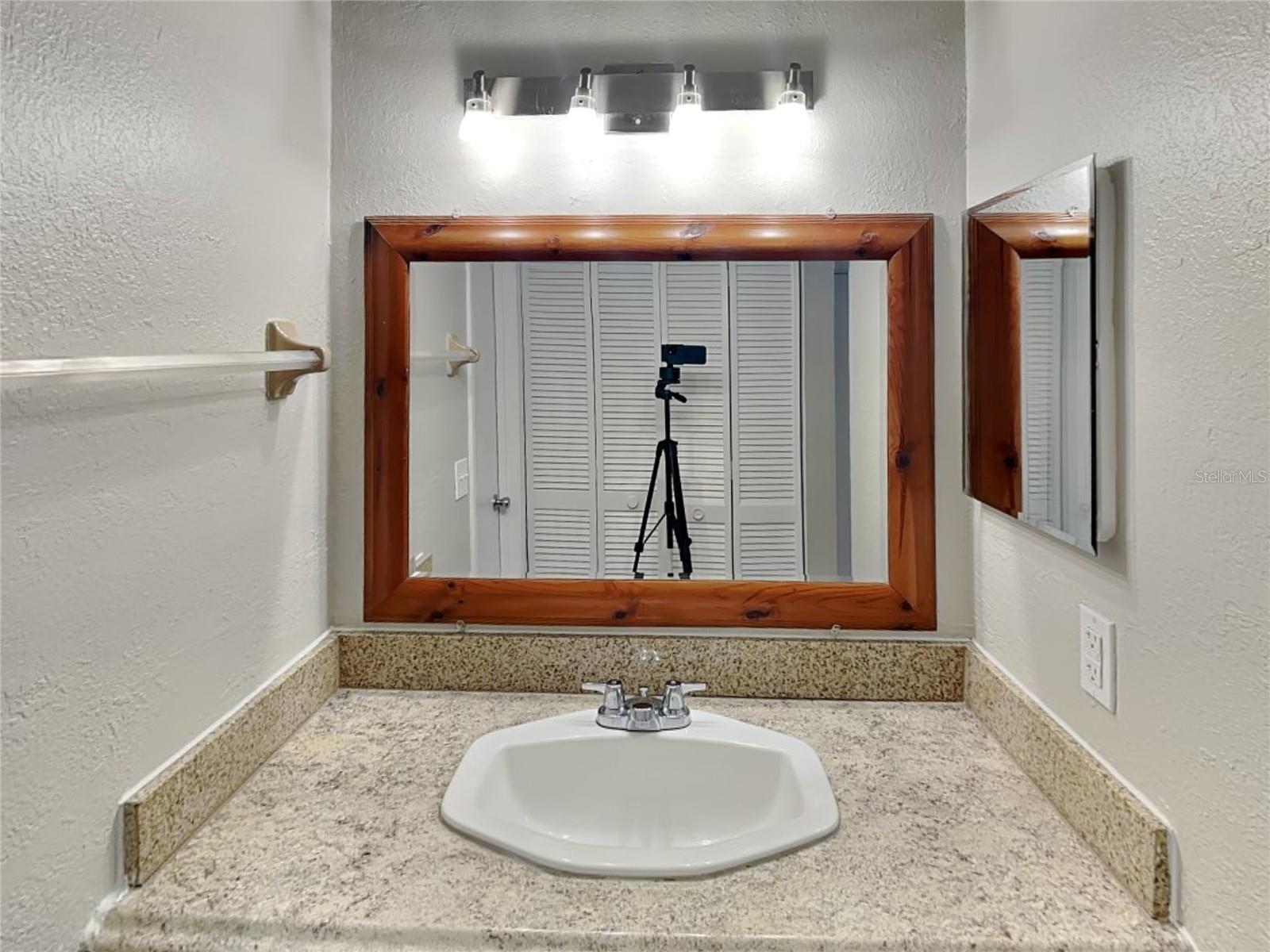 DUNLAWTON HILLS UNIT 01 - Residential Lease