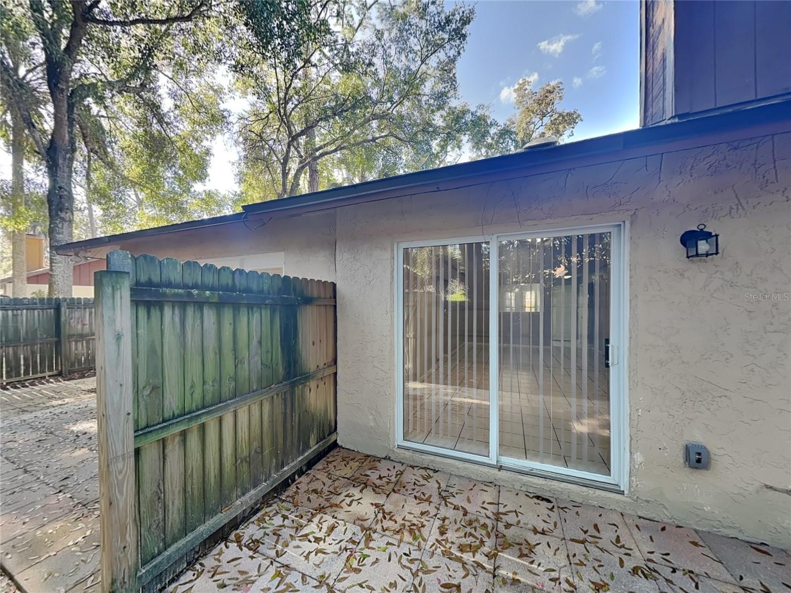 DUNLAWTON HILLS UNIT 01 - Residential Lease