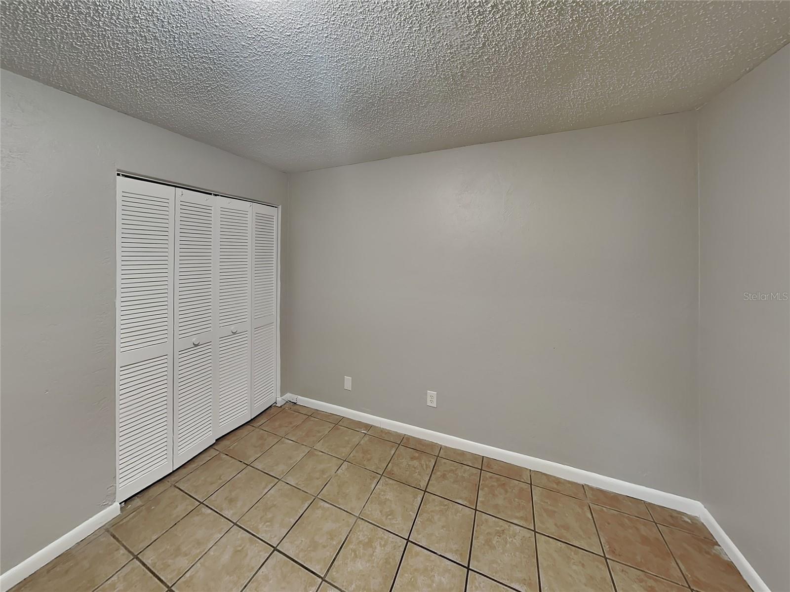 DUNLAWTON HILLS UNIT 01 - Residential Lease