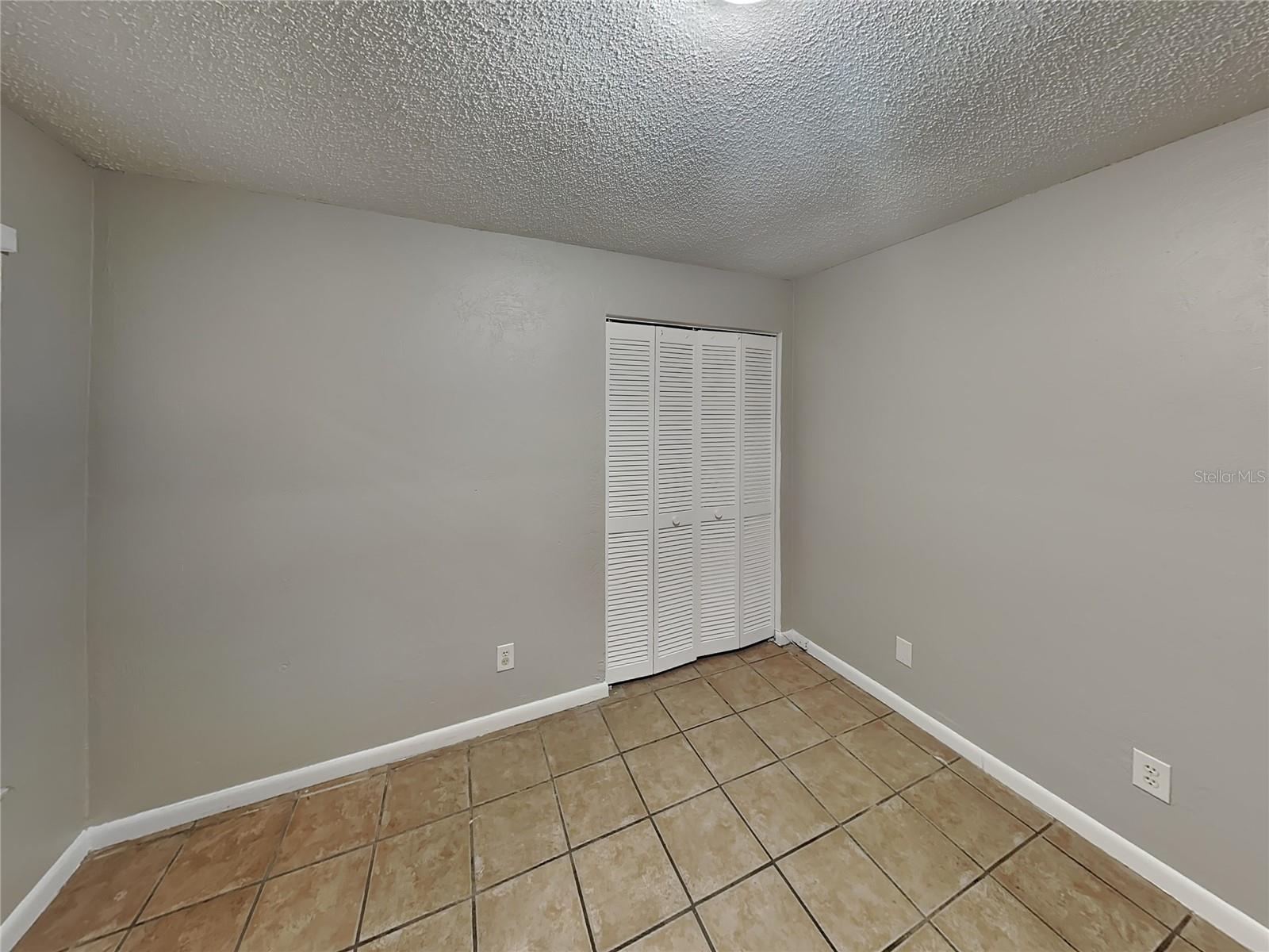 DUNLAWTON HILLS UNIT 01 - Residential Lease