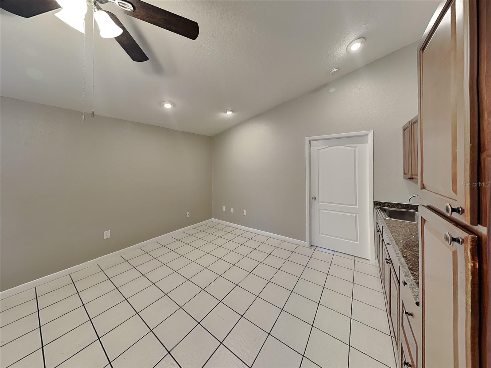 DUNLAWTON HILLS UNIT 01 - Residential Lease