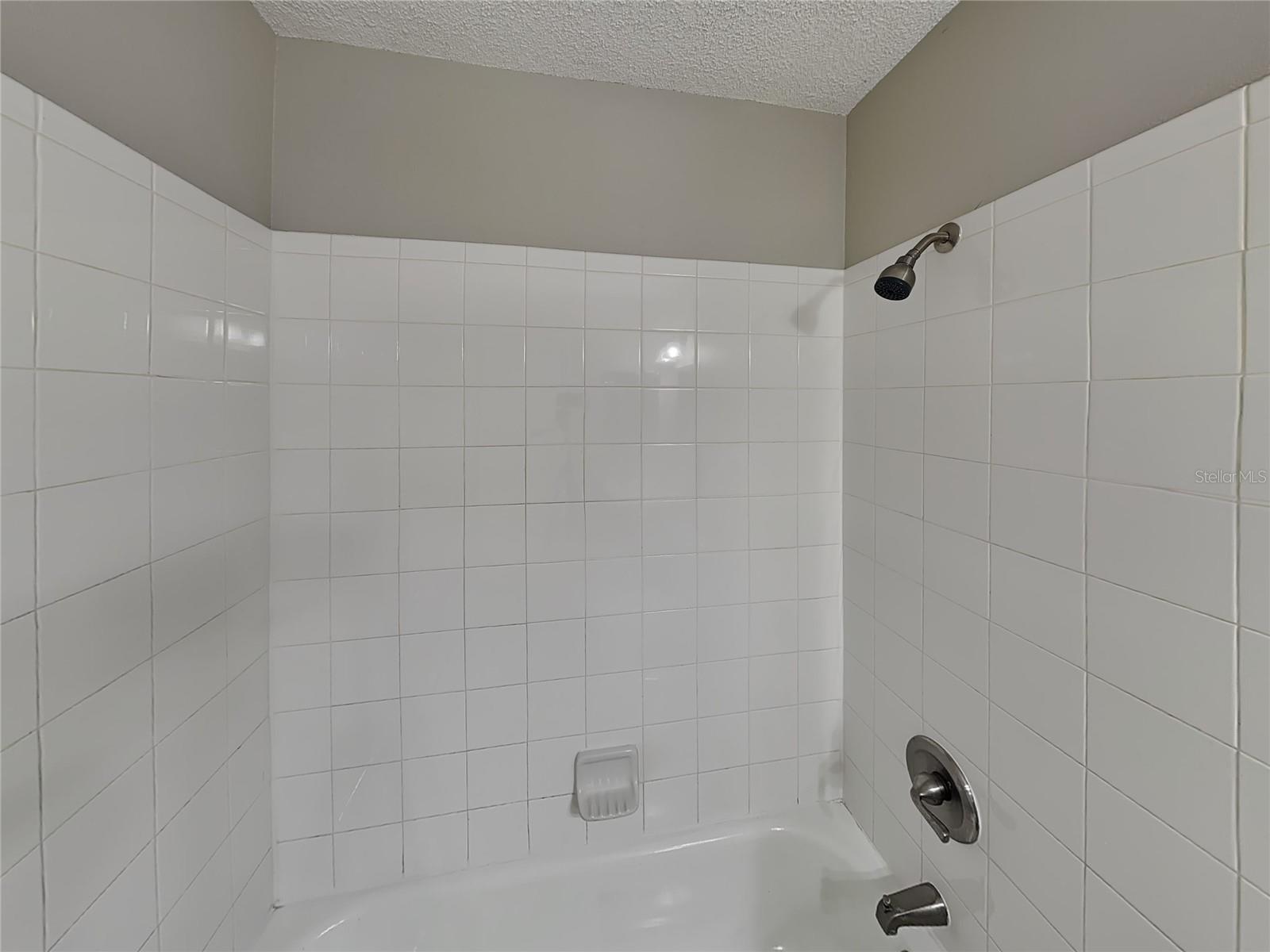 DUNLAWTON HILLS UNIT 01 - Residential Lease