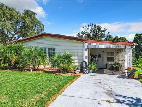 A home in LAKELAND