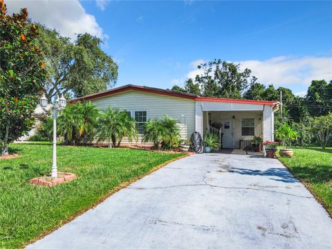 A home in LAKELAND