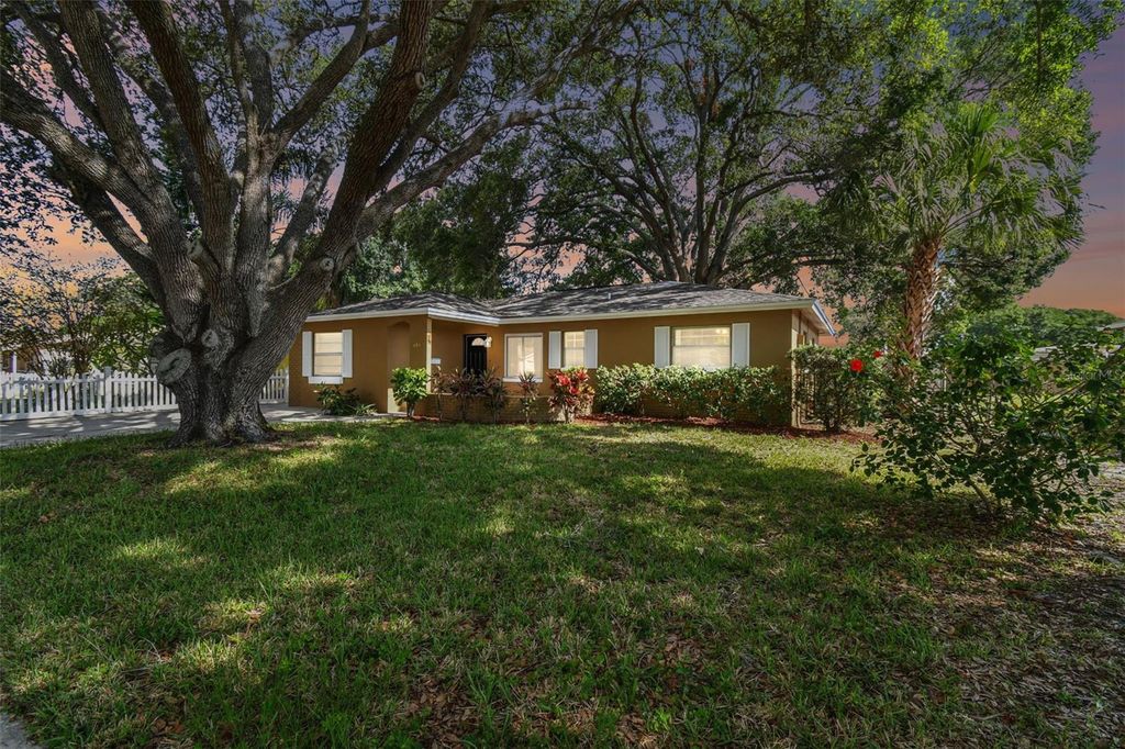 Photo of 6507 Los Altos Way, Tampa, FL 33634 (MLS # TB8448158)