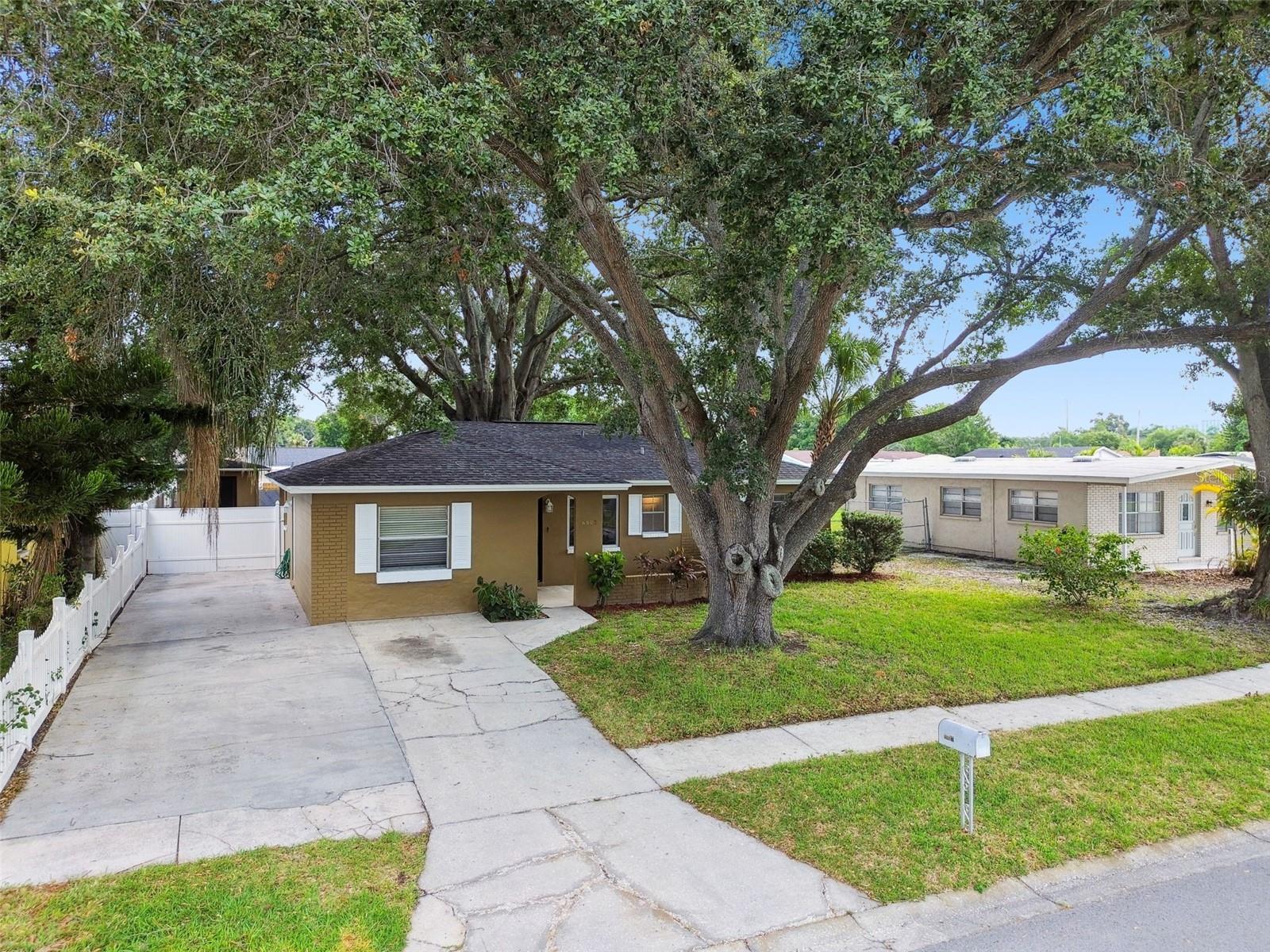 GOLFWOOD ESTATES UNIT 10 - Residential