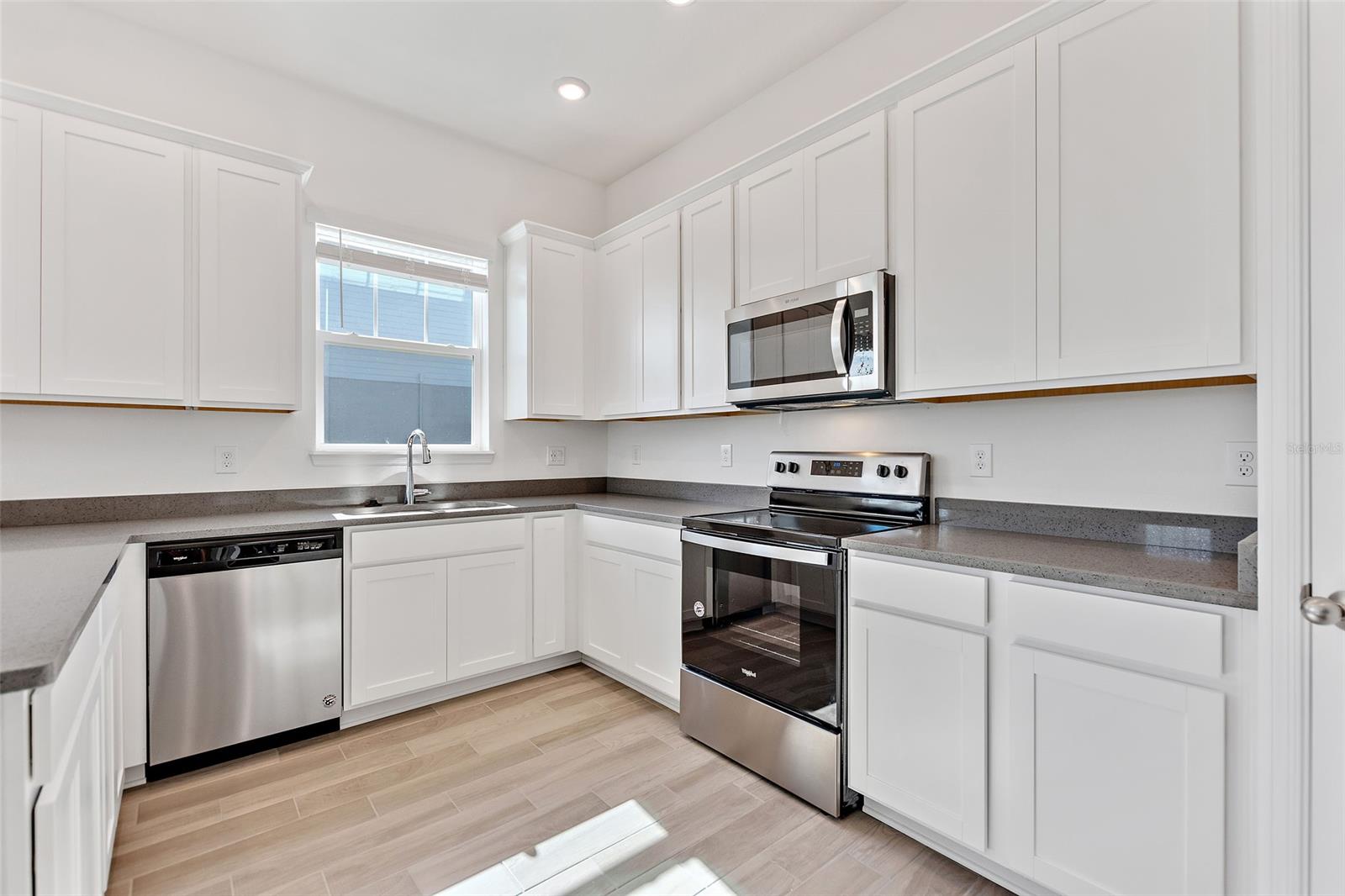 Palms-Ph 4 - Residential