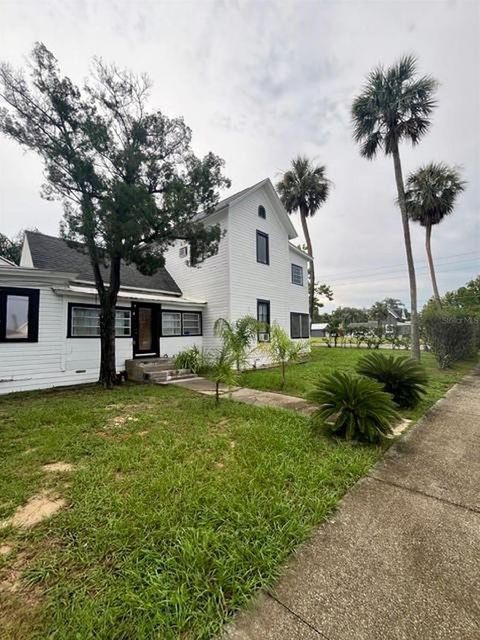 Photo of 603 E Orange Avenue, Eustis, FL 32726 (MLS # G5104433)