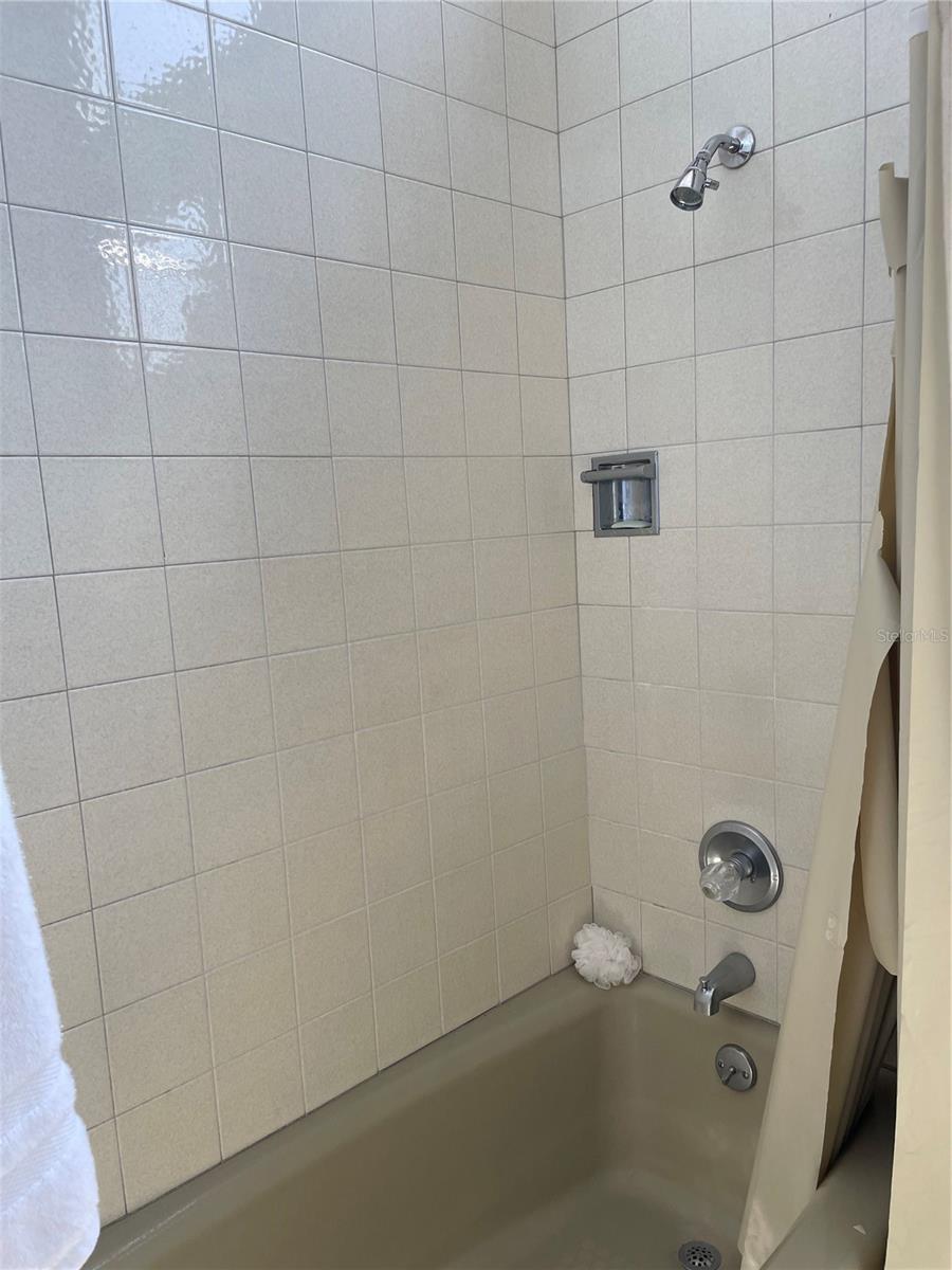 PELICAN BAY PH 02 - Residential