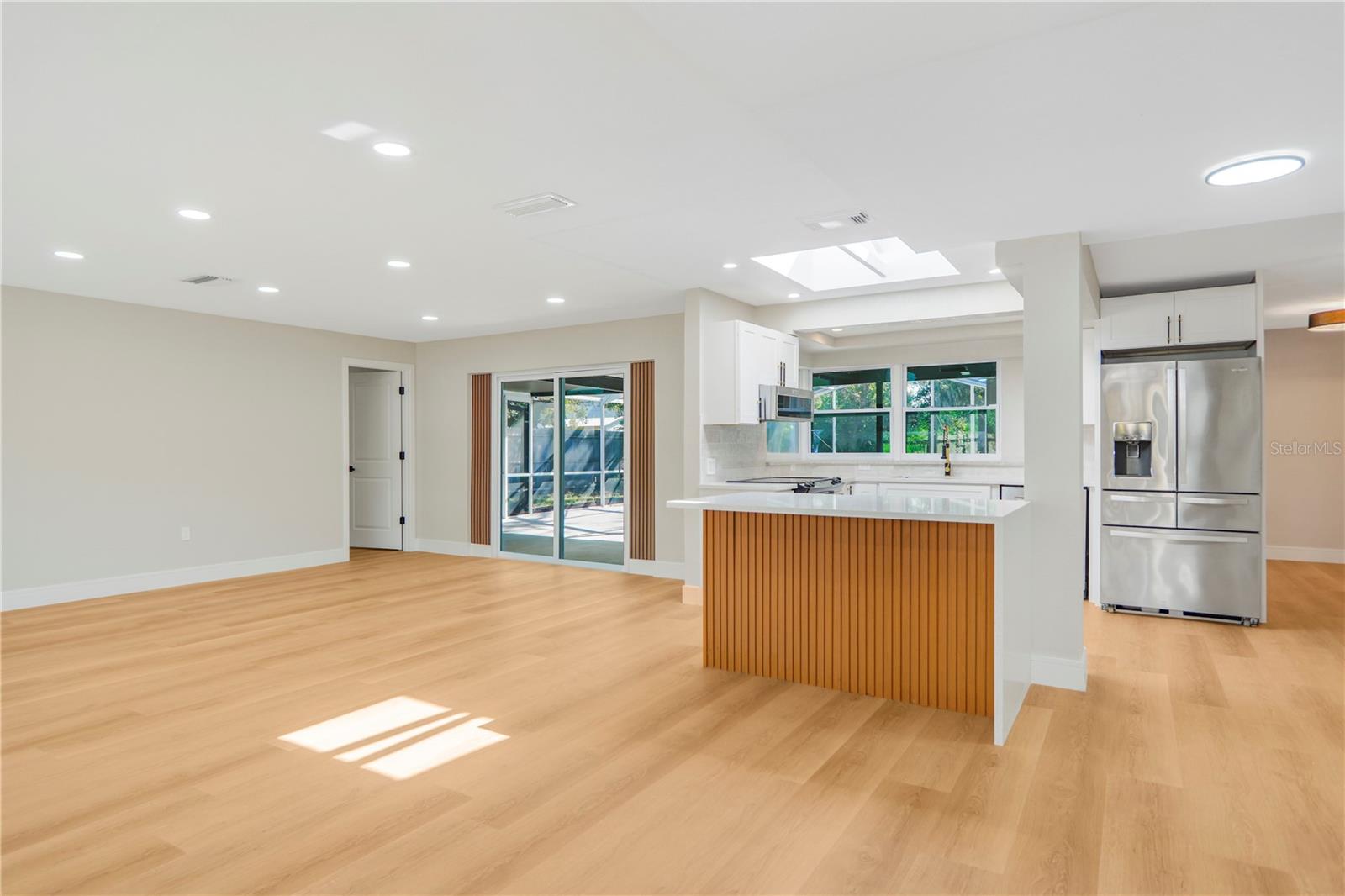 2570 DERBYSHIRE BOULEVARD