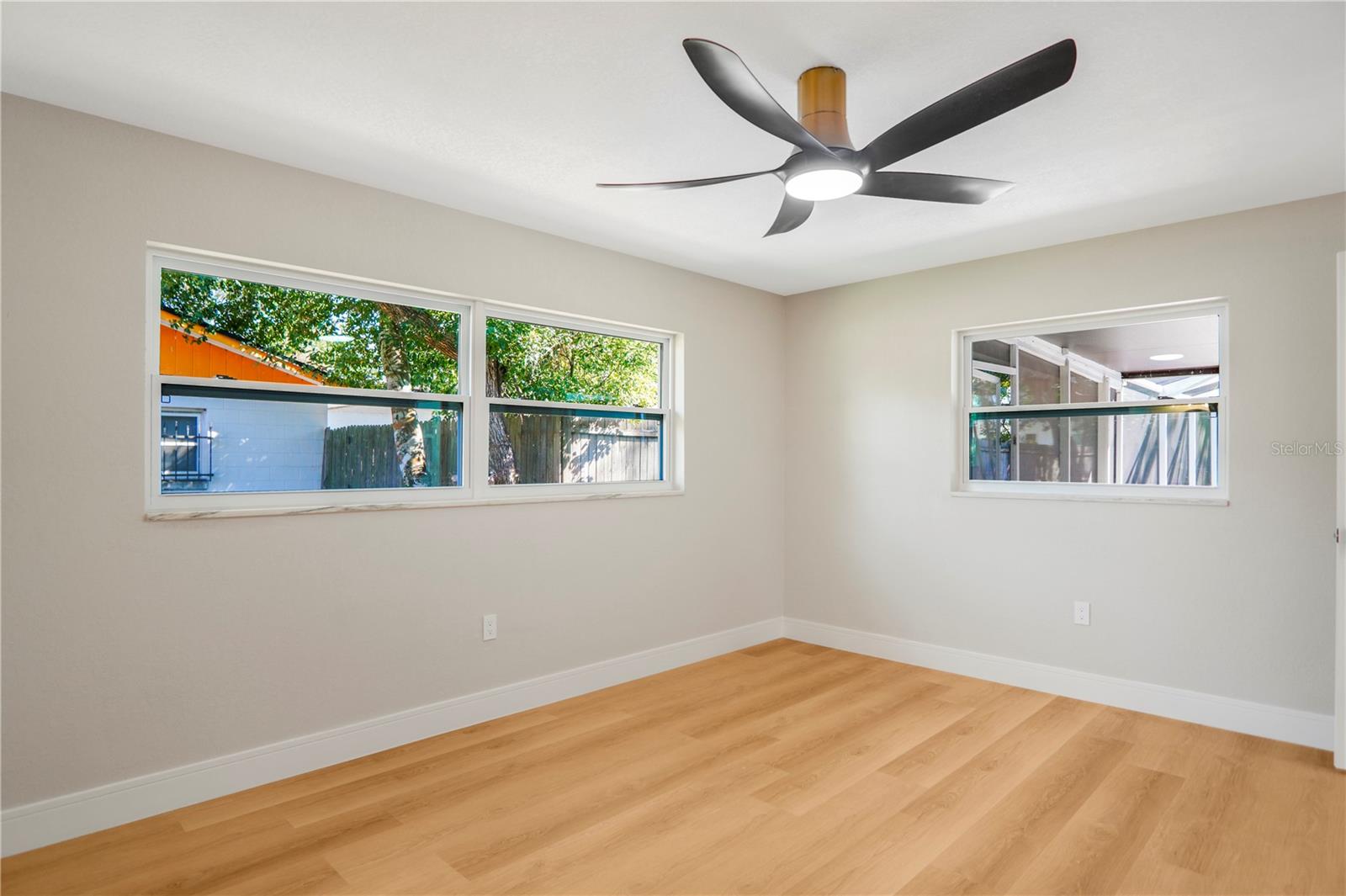 ENGLISH ESTATES UNIT 2 - Residential