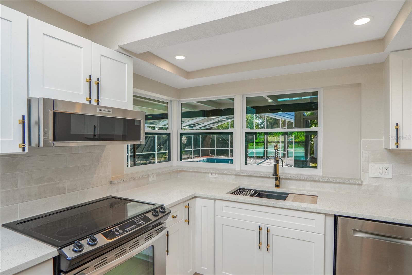 ENGLISH ESTATES UNIT 2 - Residential