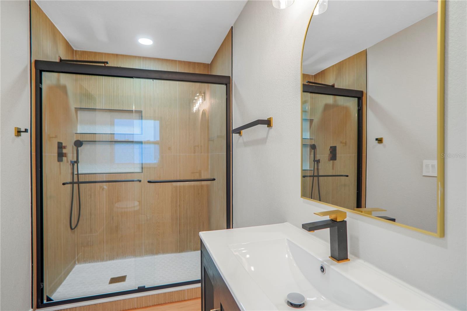 ENGLISH ESTATES UNIT 2 - Residential