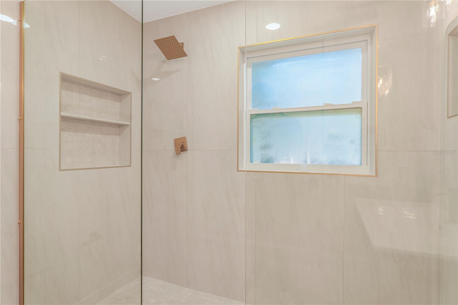 ENGLISH ESTATES UNIT 2 - Residential