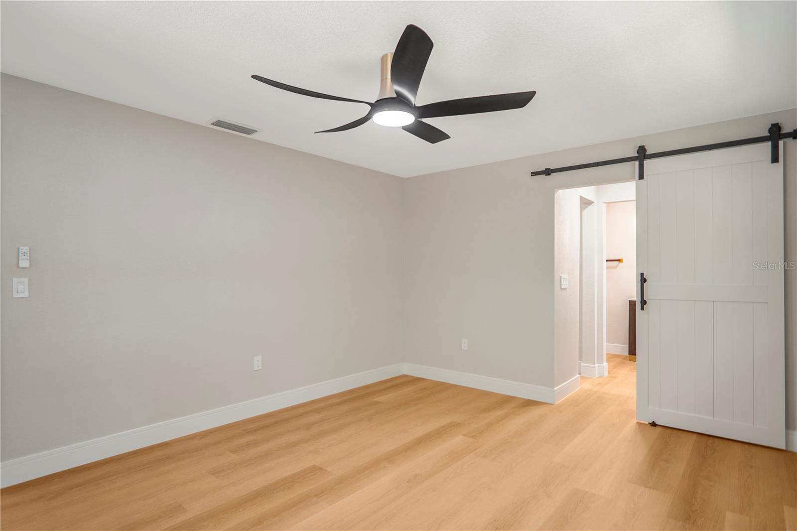 ENGLISH ESTATES UNIT 2 - Residential