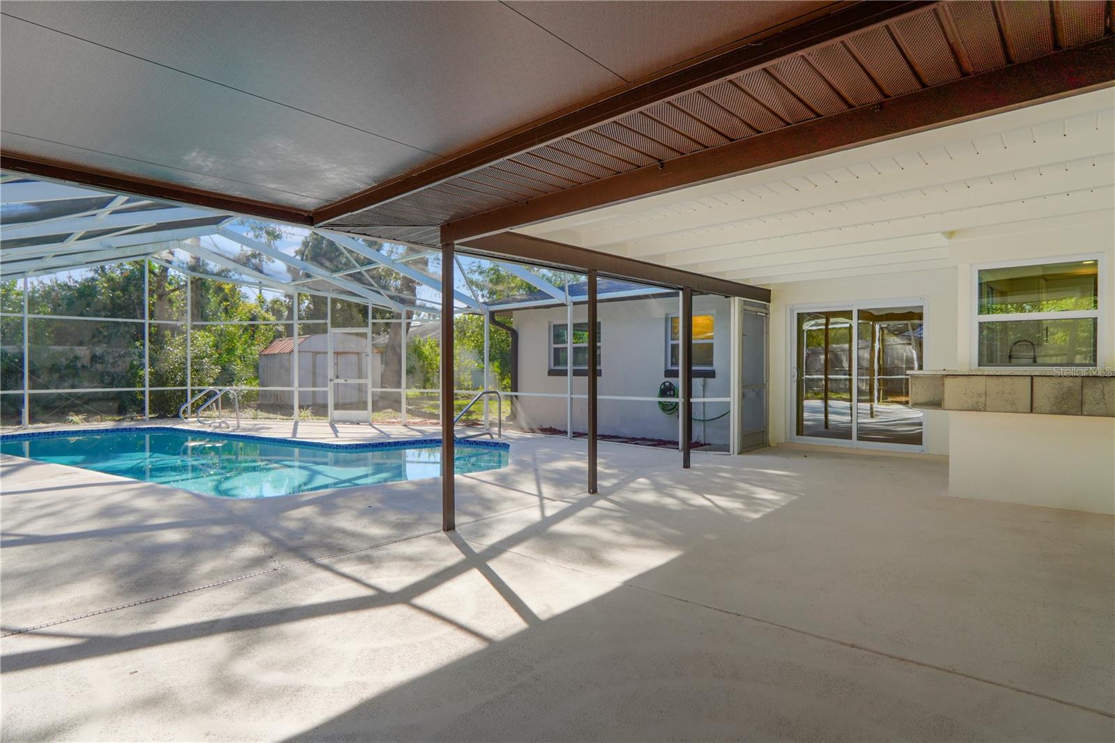 ENGLISH ESTATES UNIT 2 - Residential