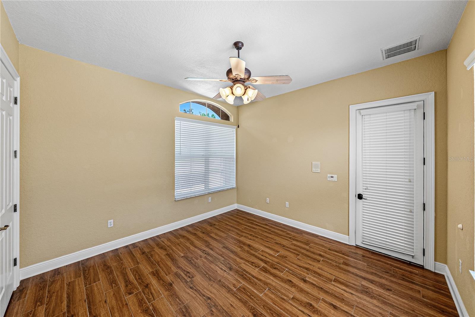 LAKE JOVITA GOLF & COUNTRY CLUB PH 01A - Residential