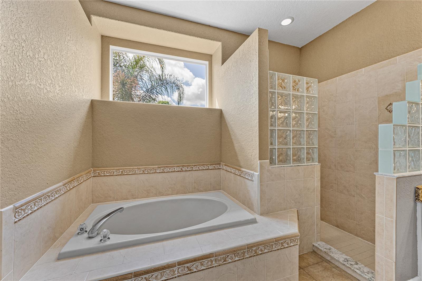 LAKE JOVITA GOLF & COUNTRY CLUB PH 01A - Residential