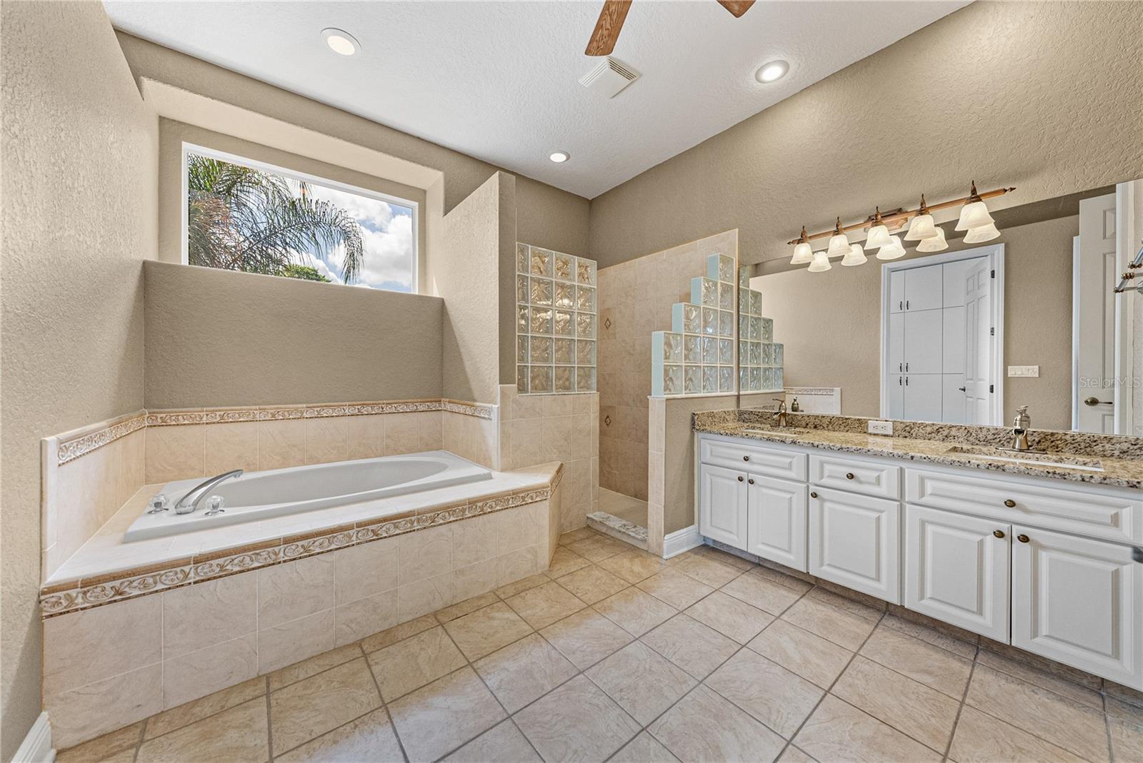 LAKE JOVITA GOLF & COUNTRY CLUB PH 01A - Residential