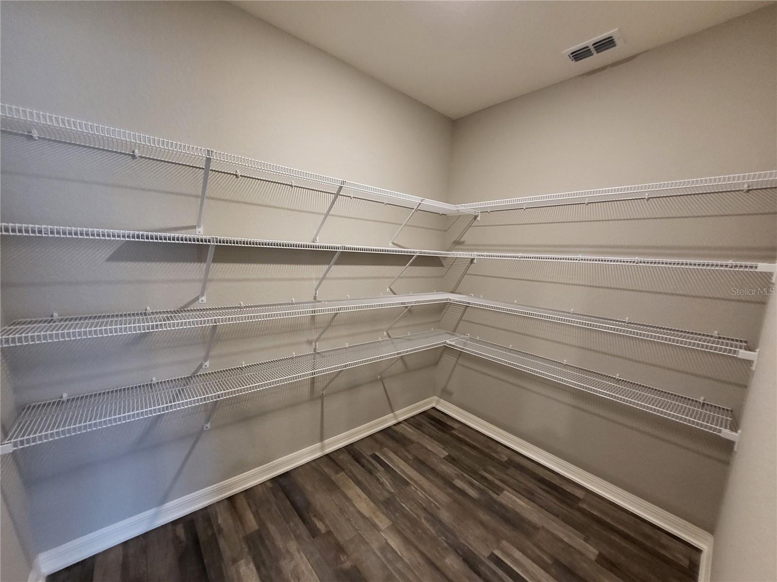 ANISTON - Residential Lease