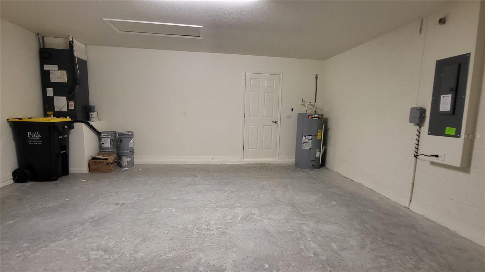 ANISTON - Residential Lease