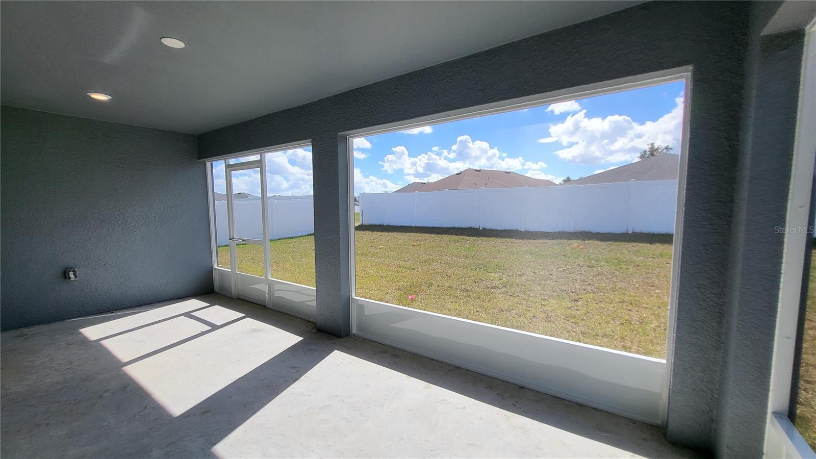 ANISTON - Residential Lease