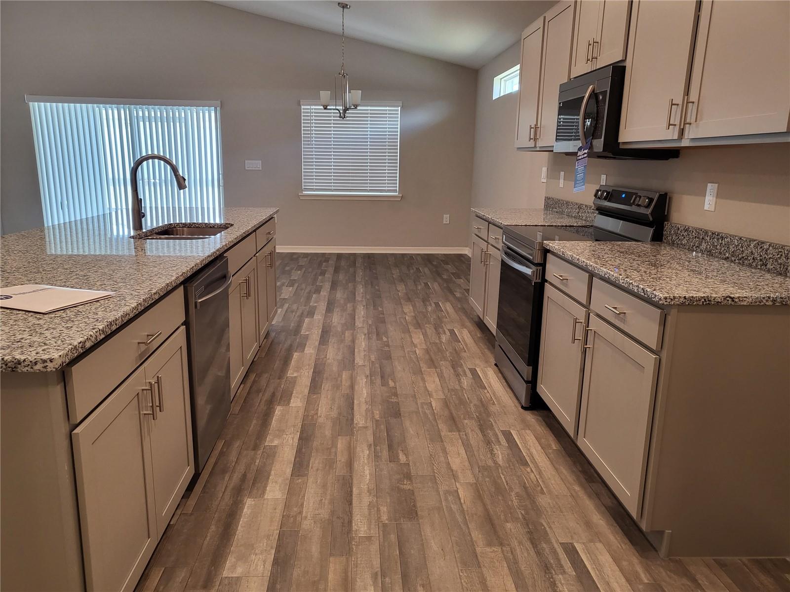 ANISTON - Residential Lease