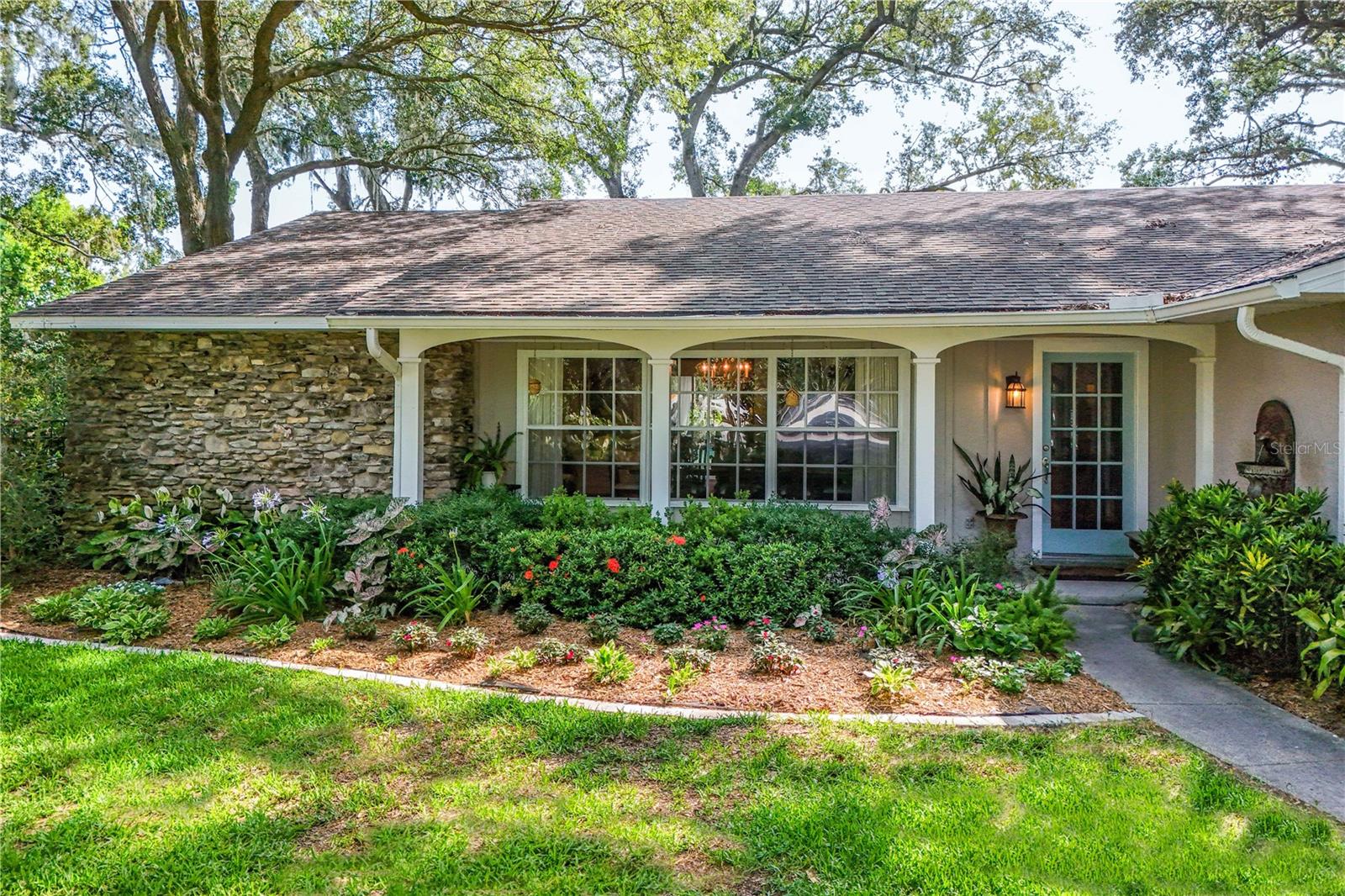500 LAKE FOREST CIRCLE