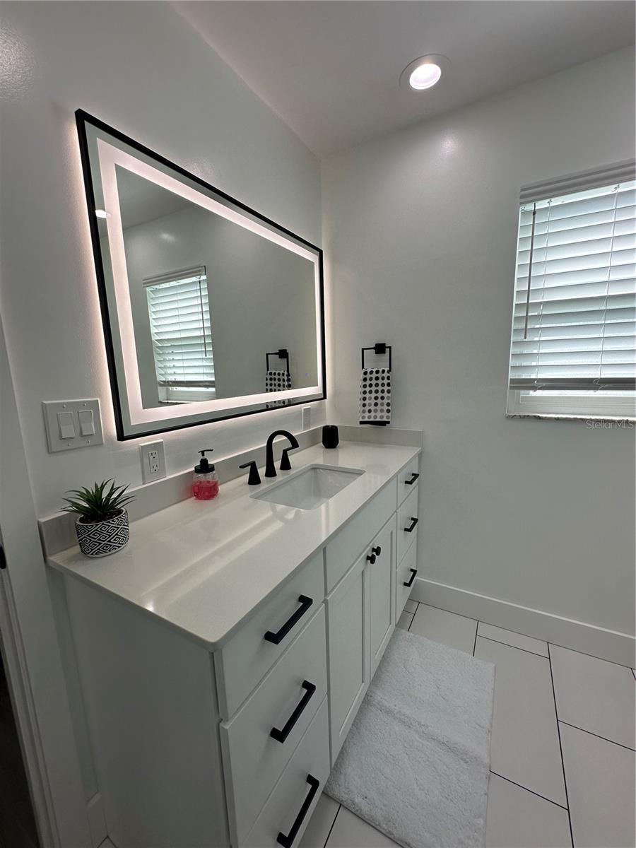 HI-RIDGE ESTATES 2ND ADD - Residential Lease